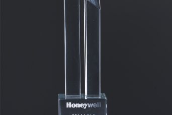 Honeywell 颁发的年度最佳质量和交付奖